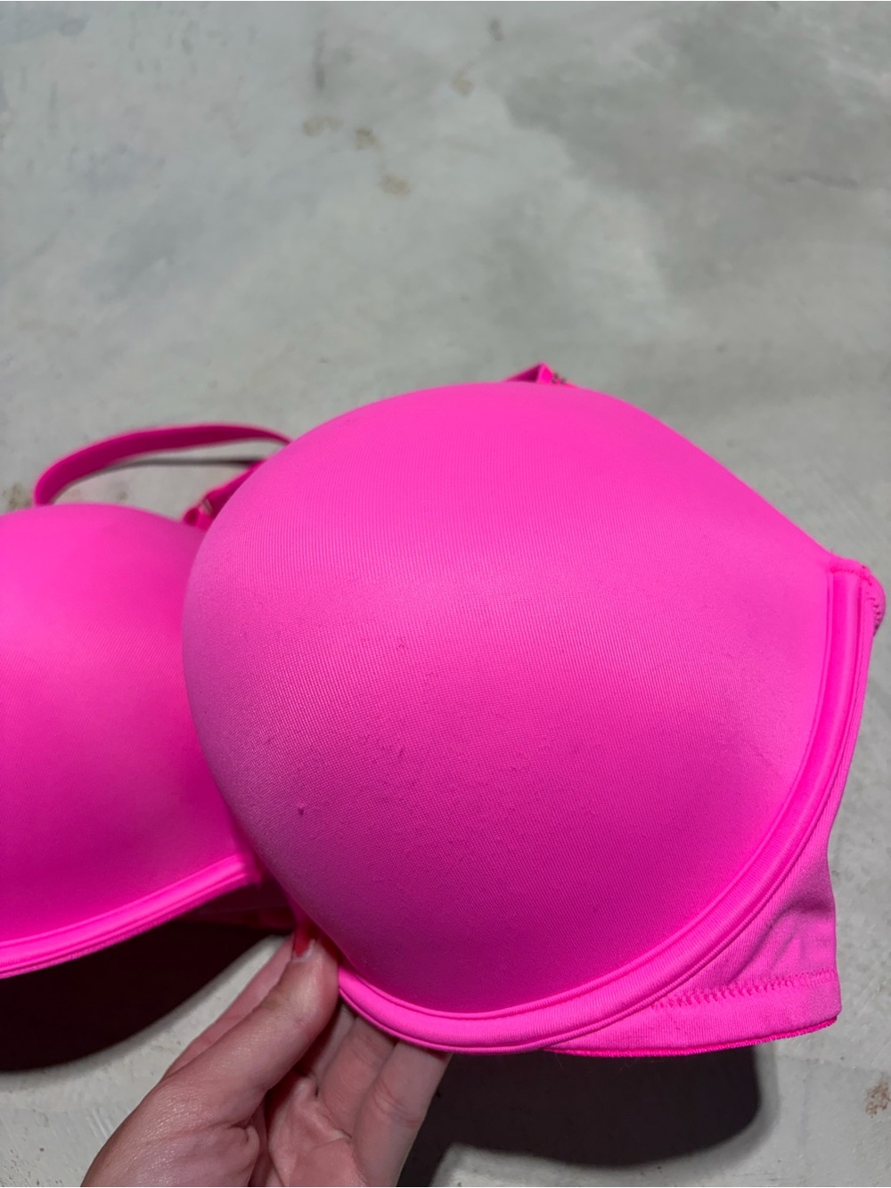 Victoria’s Secret pink wear everywhere super push up hot pink bra 38DD - Picture 3 of 10